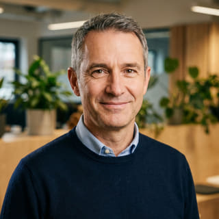 Dyrektor Generalny Cenowizna – James Mitchell
